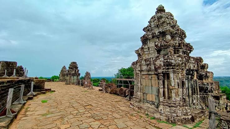 Phnom Bakheng Temple