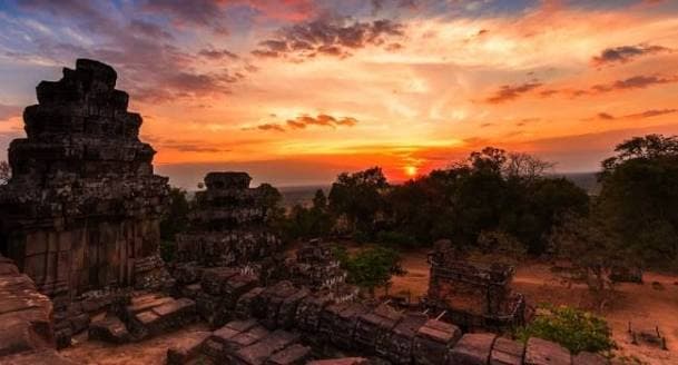 Phnom Bakheng Temple