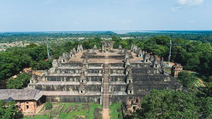 Phnom Bakheng Temple