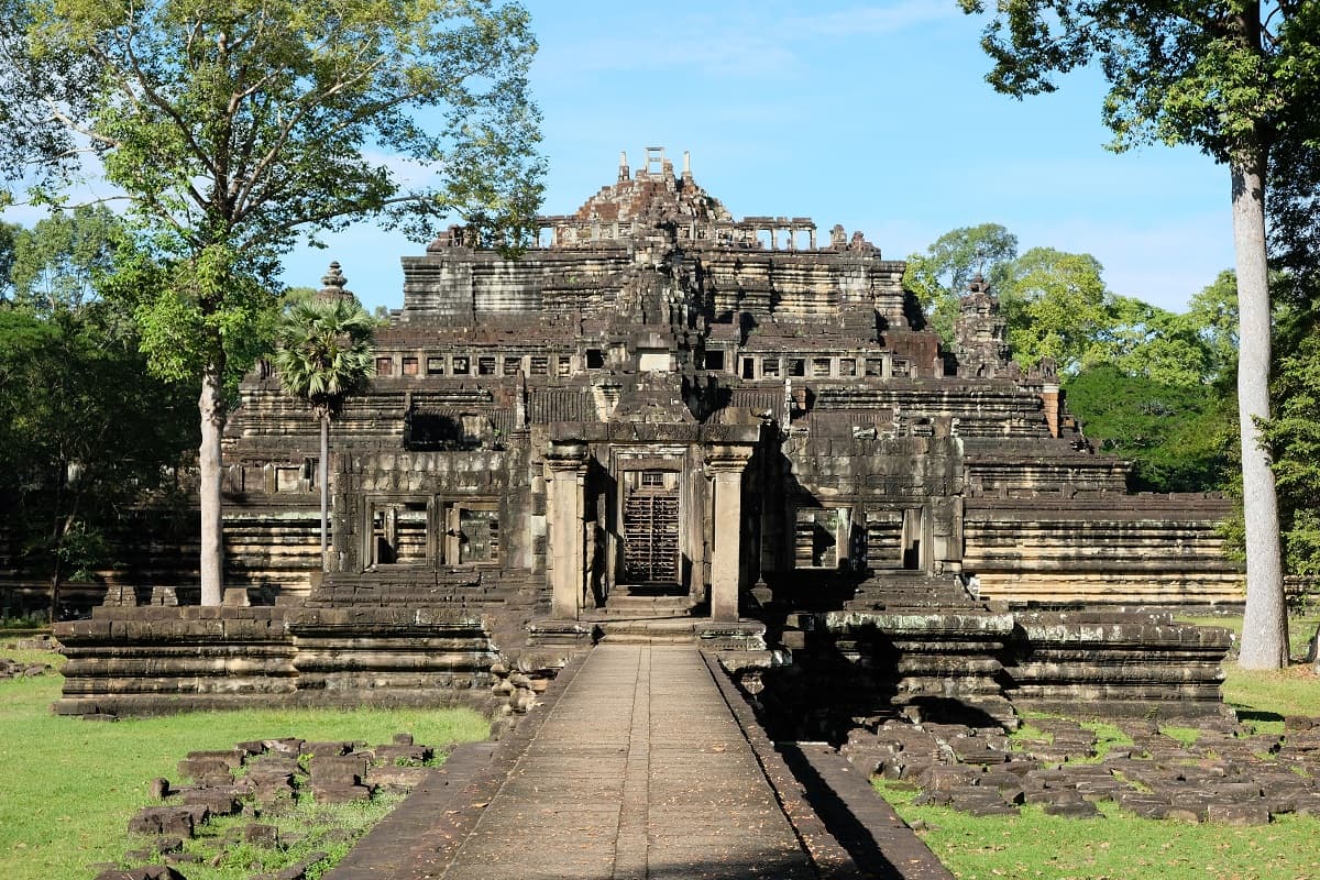 Baphuon temple