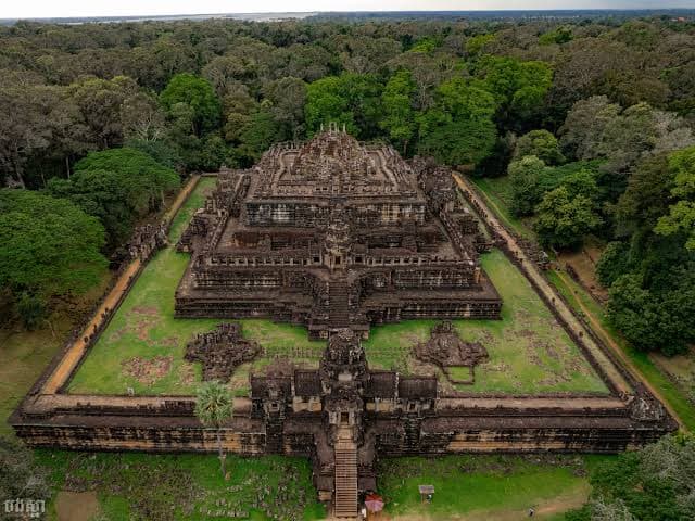 Baphuon temple